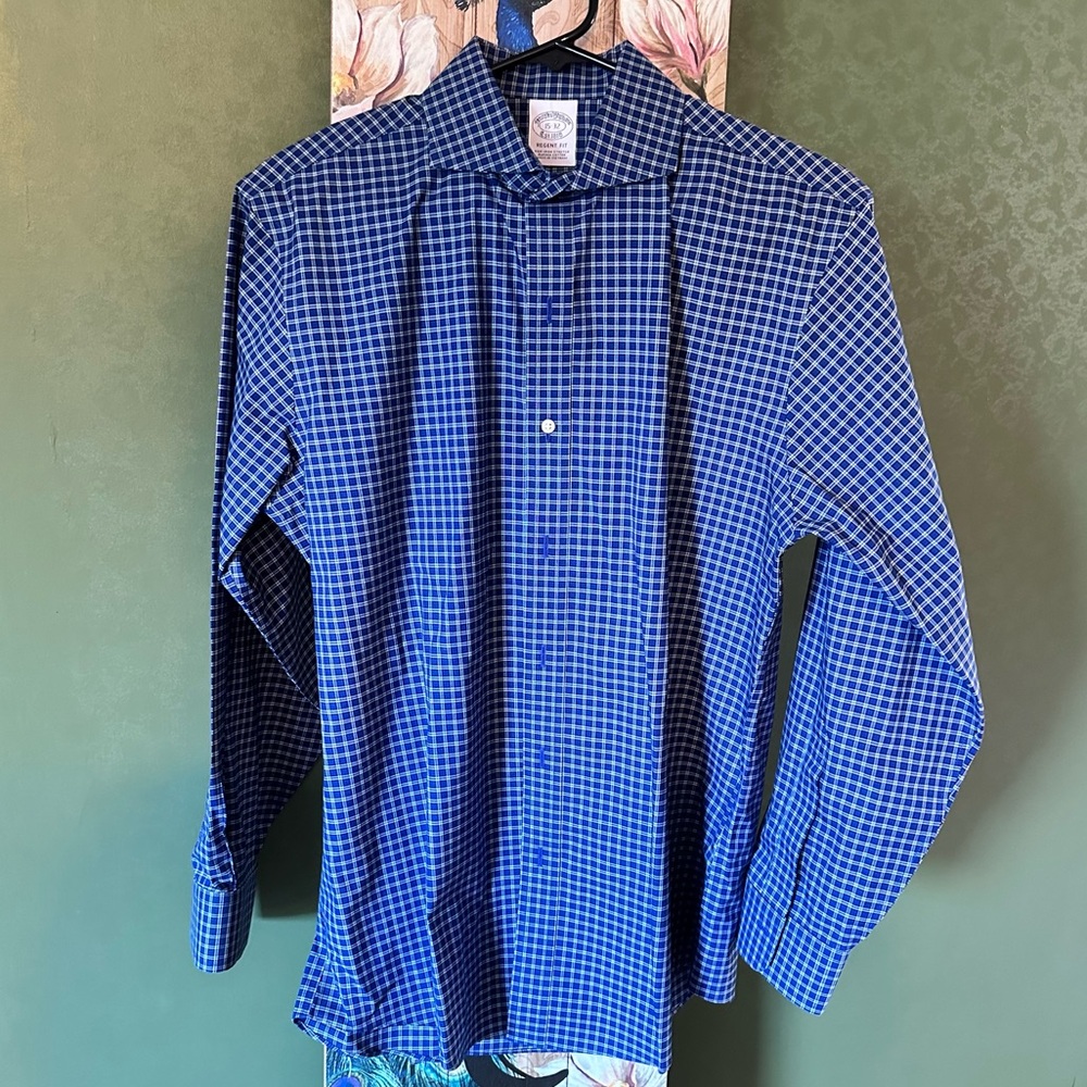 🖇️ Blue and White Regent Fit 15-32 Button Down Dress Shirt